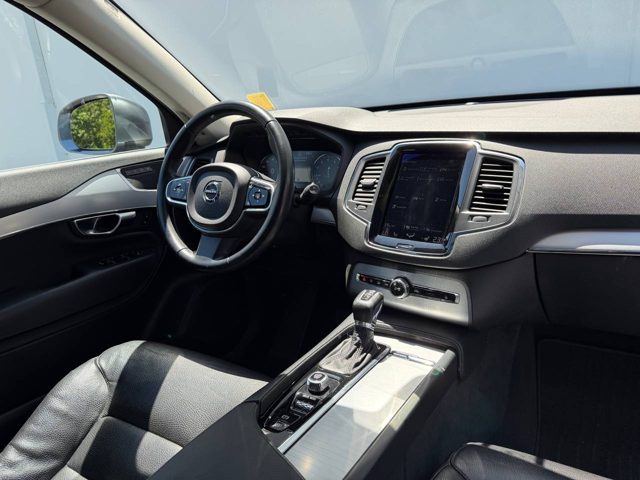 2018 Volvo XC90 T6 Momentum AWD