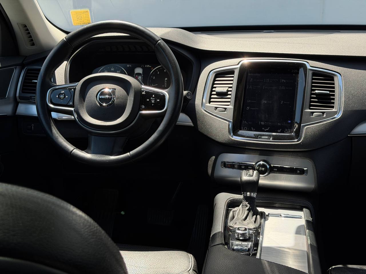 2018 Volvo XC90 T6 Momentum AWD