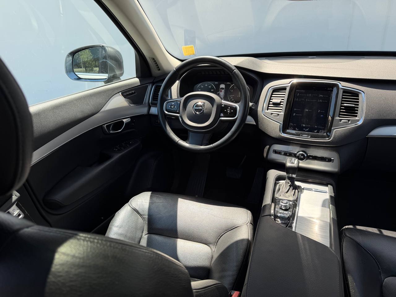 2018 Volvo XC90 T6 Momentum AWD