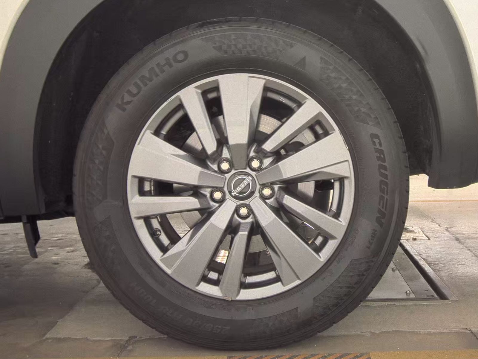 2025 Nissan Pathfinder SV FWD