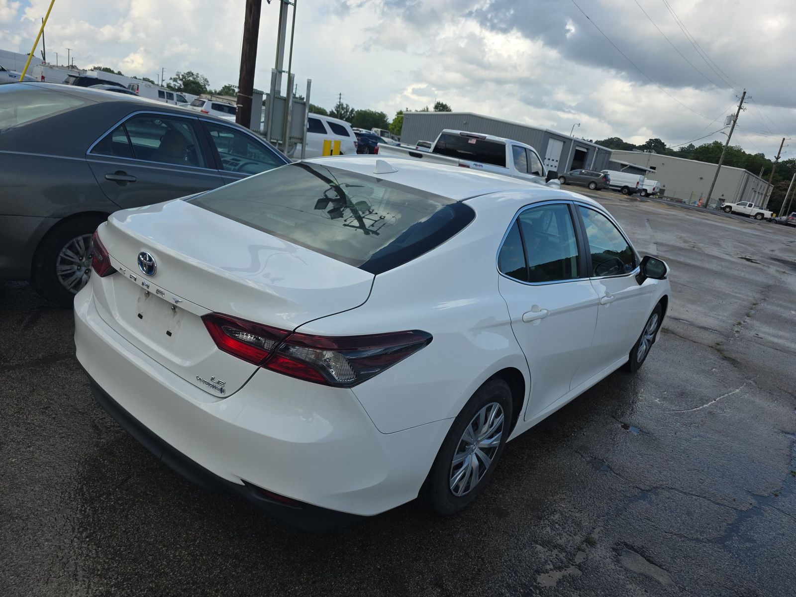 2023 Toyota Camry Hybrid LE FWD