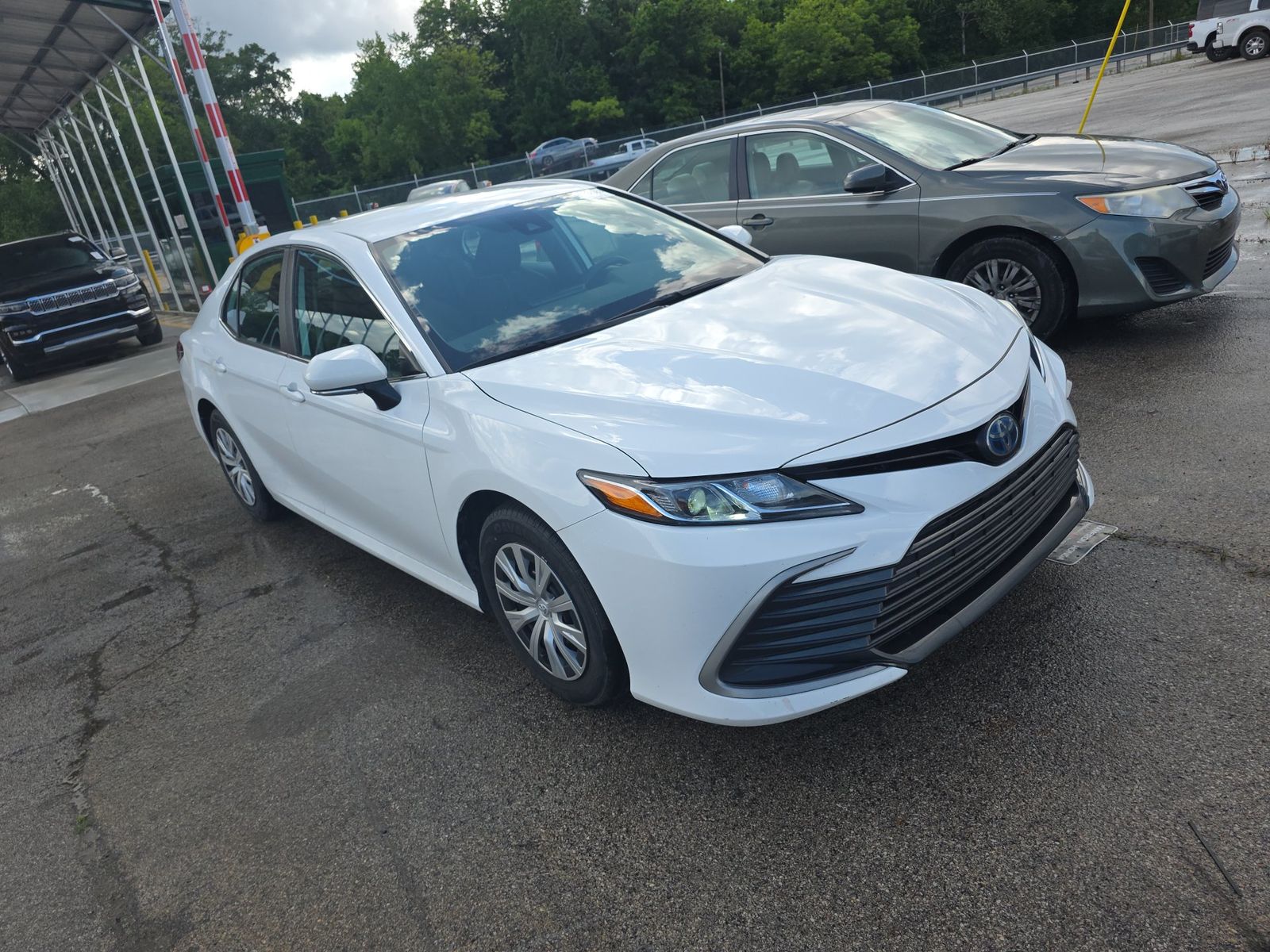 2023 Toyota Camry Hybrid LE FWD