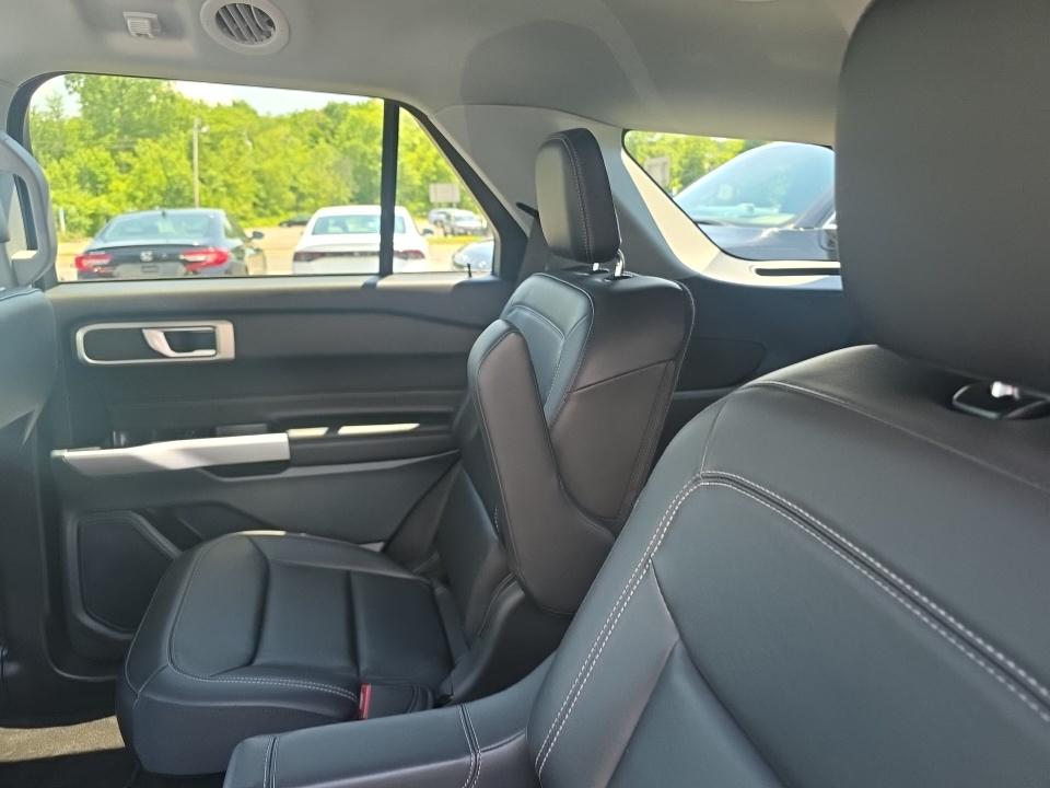 2023 Ford Explorer XLT AWD