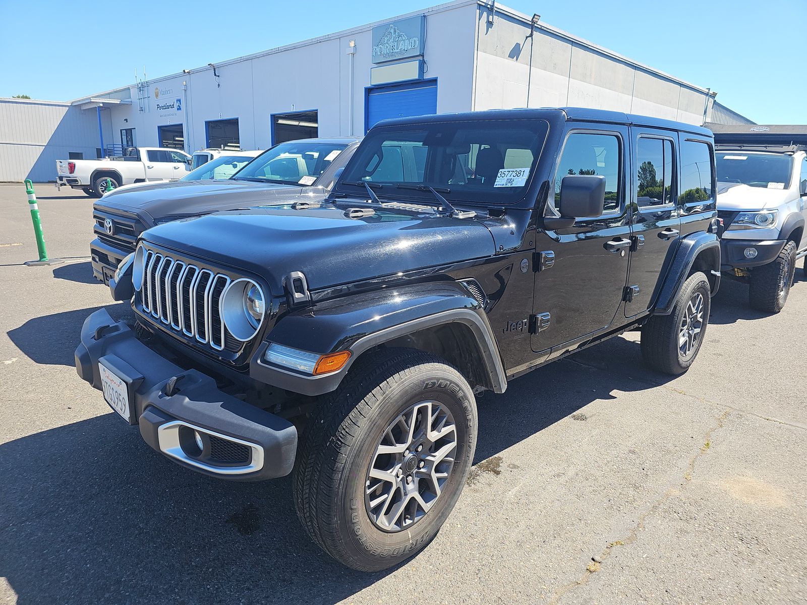 2025 Jeep Wrangler Sahara AWD