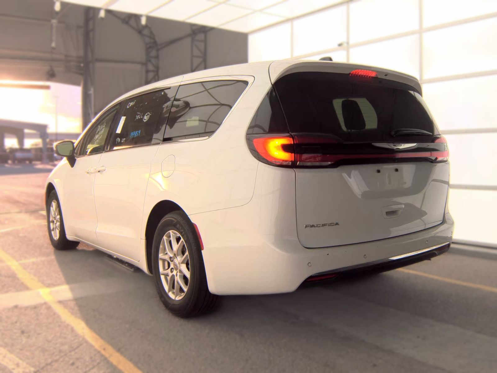 2023 Chrysler Pacifica Touring L FWD