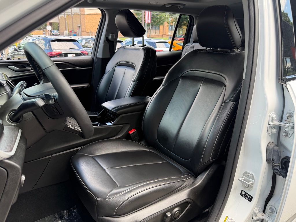 2023 Jeep Grand Cherokee L Limited AWD