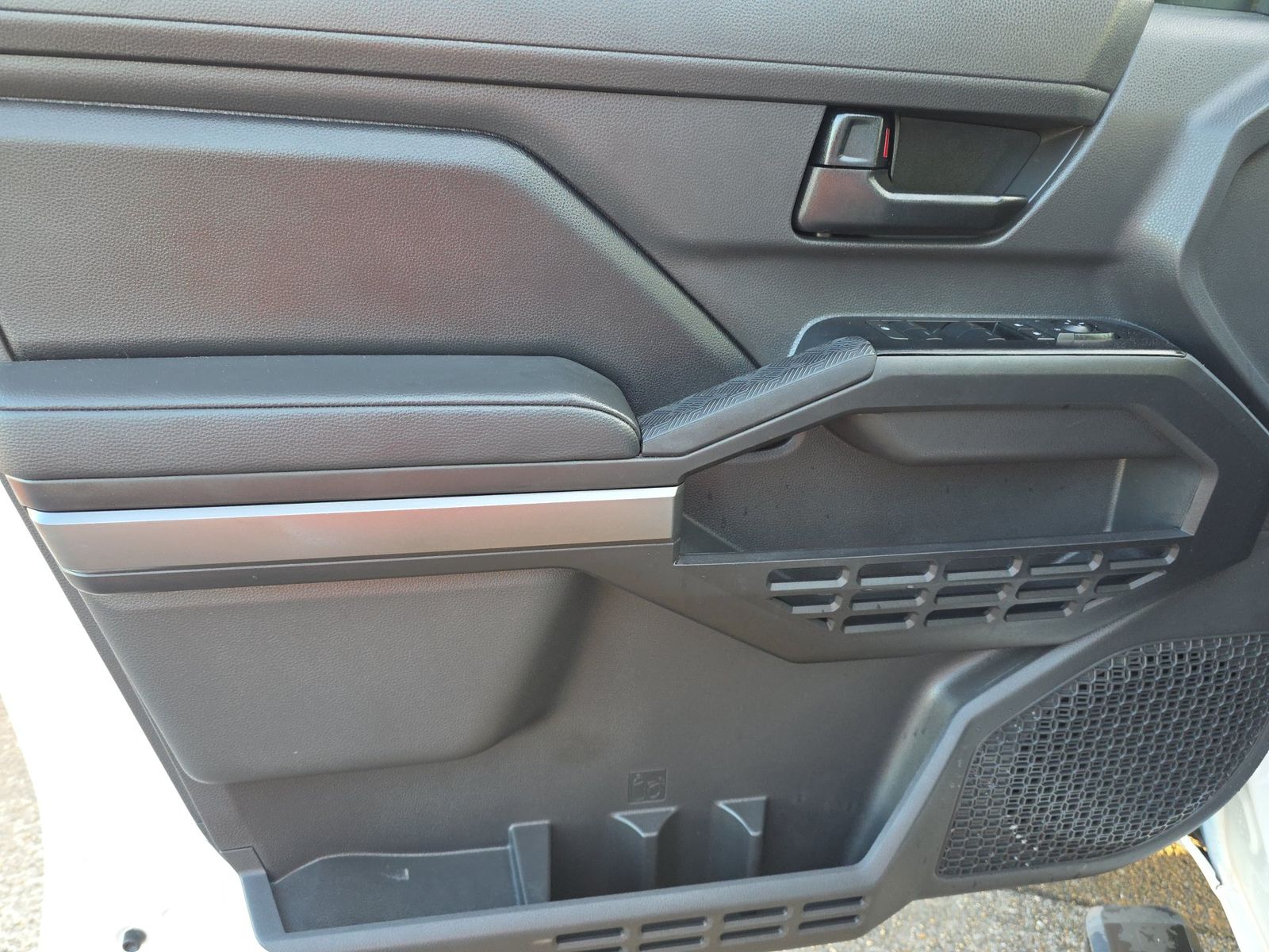 2025 Toyota Tacoma SR5 RWD