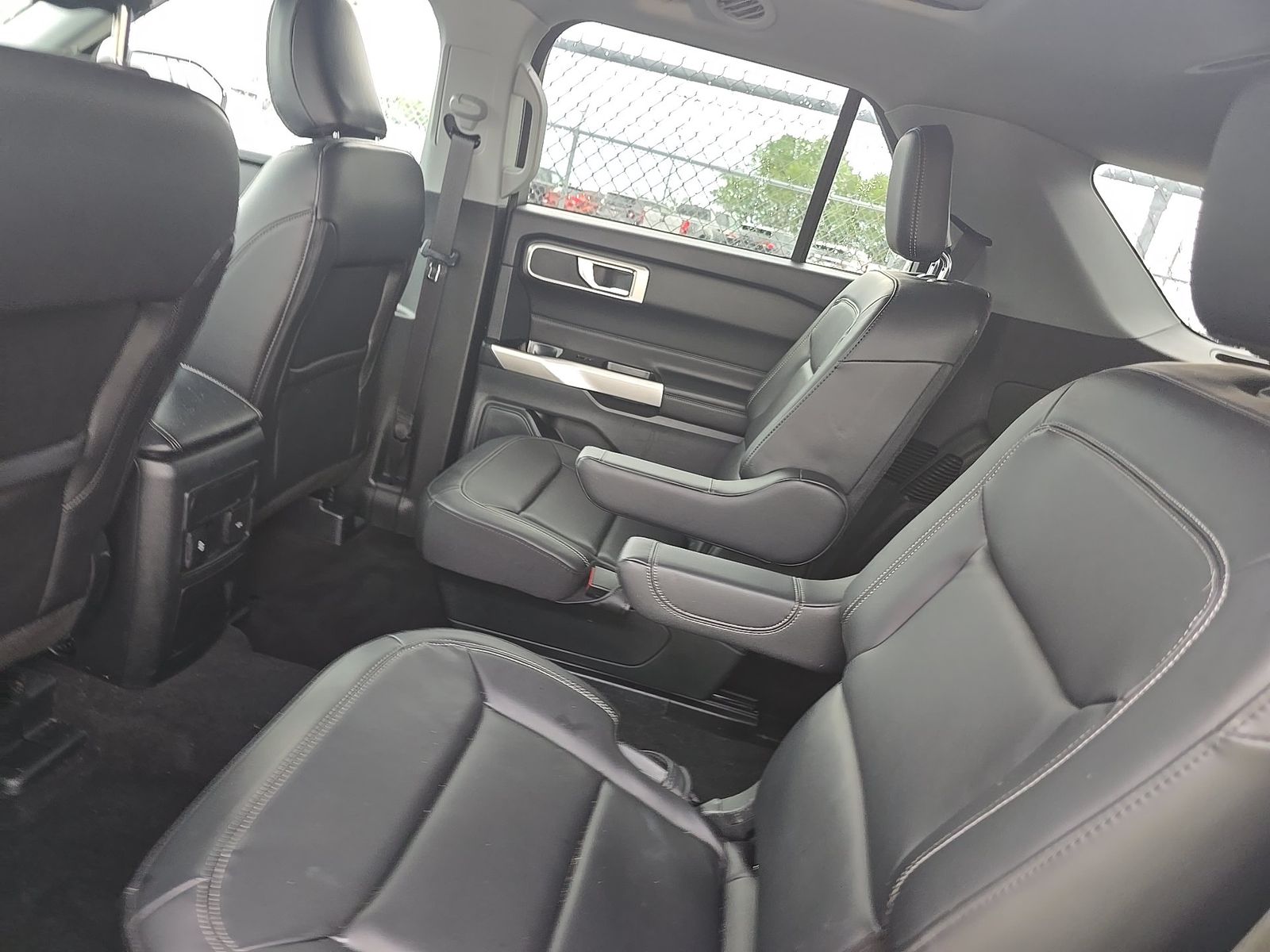 2023 Ford Explorer XLT AWD