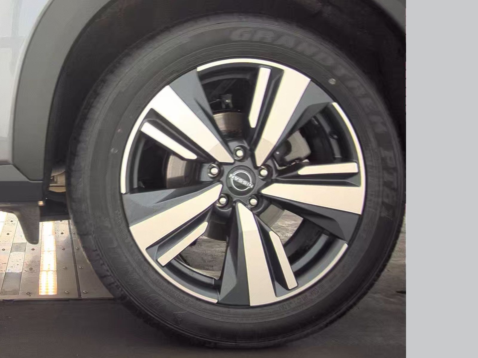 2025 Nissan Rogue SL FWD