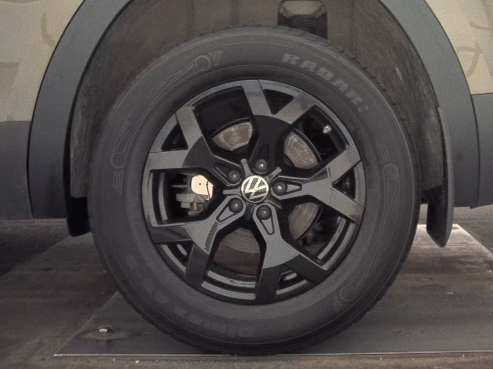 2024 Volkswagen Atlas 2.0T Peak Edition SE AWD