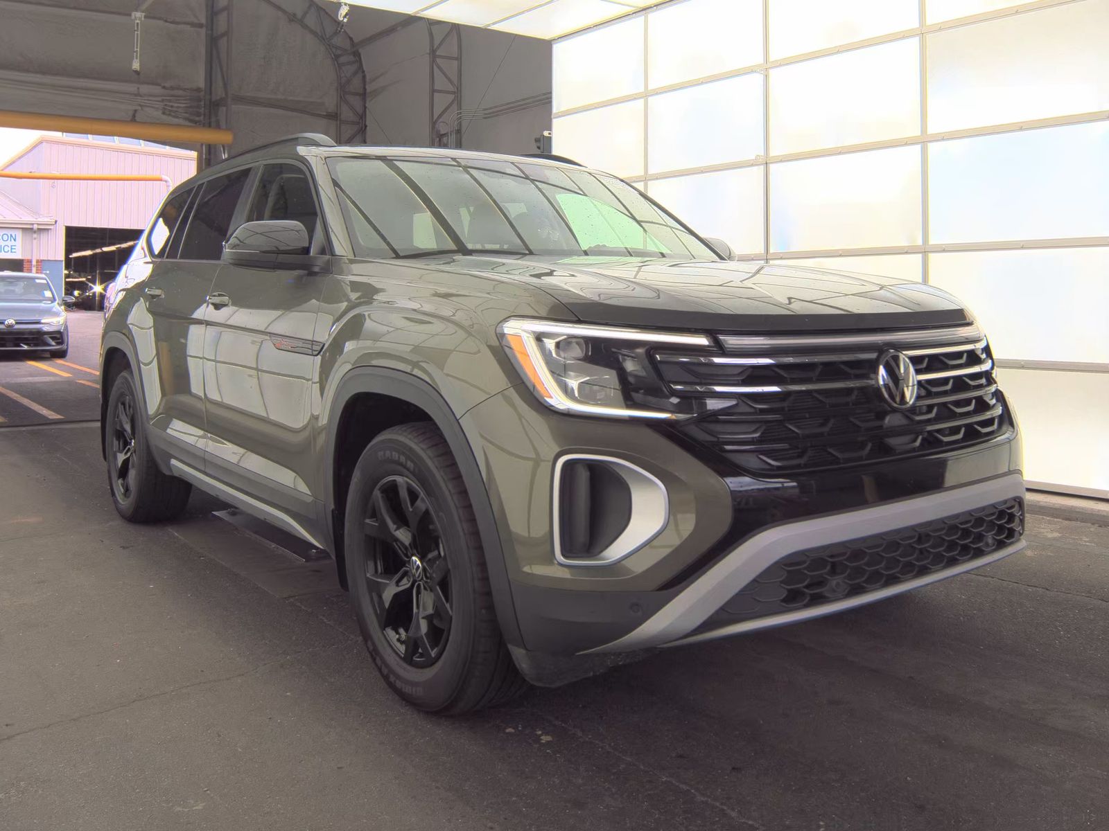 2024 Volkswagen Atlas 2.0T Peak Edition SE AWD