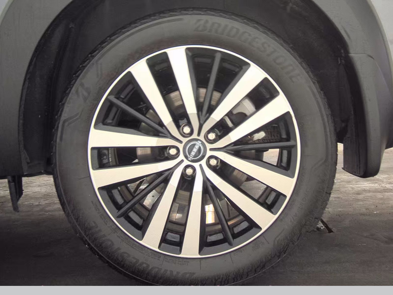 2025 Nissan Pathfinder Platinum FWD