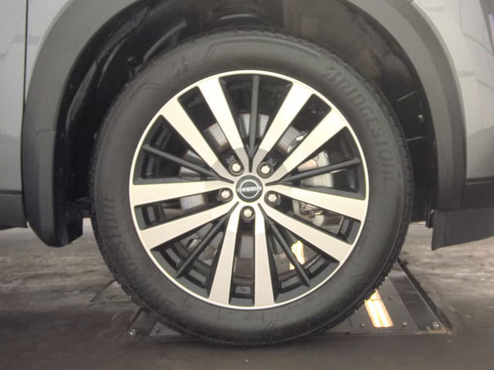 2025 Nissan Pathfinder Platinum FWD