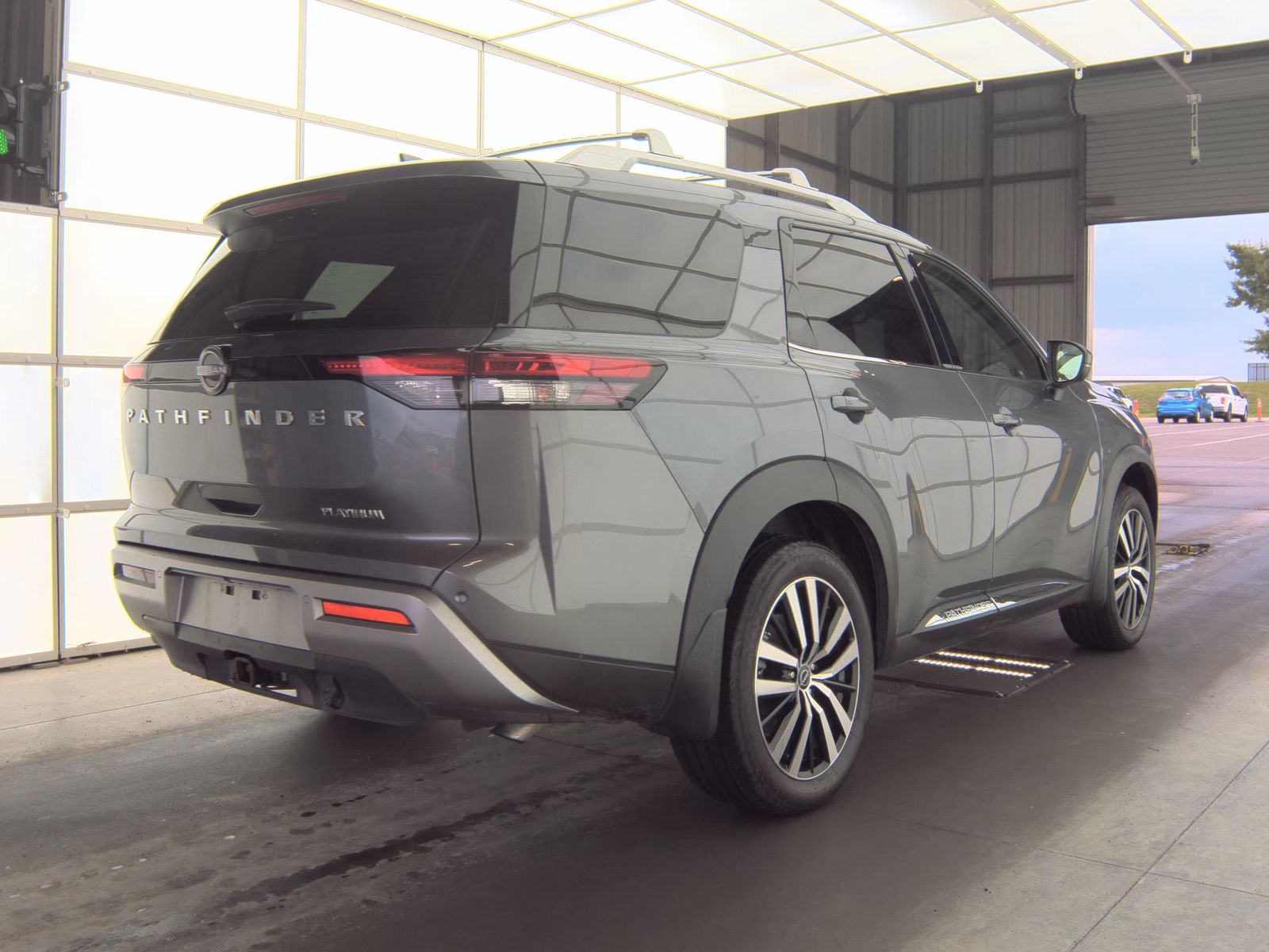 2025 Nissan Pathfinder Platinum FWD