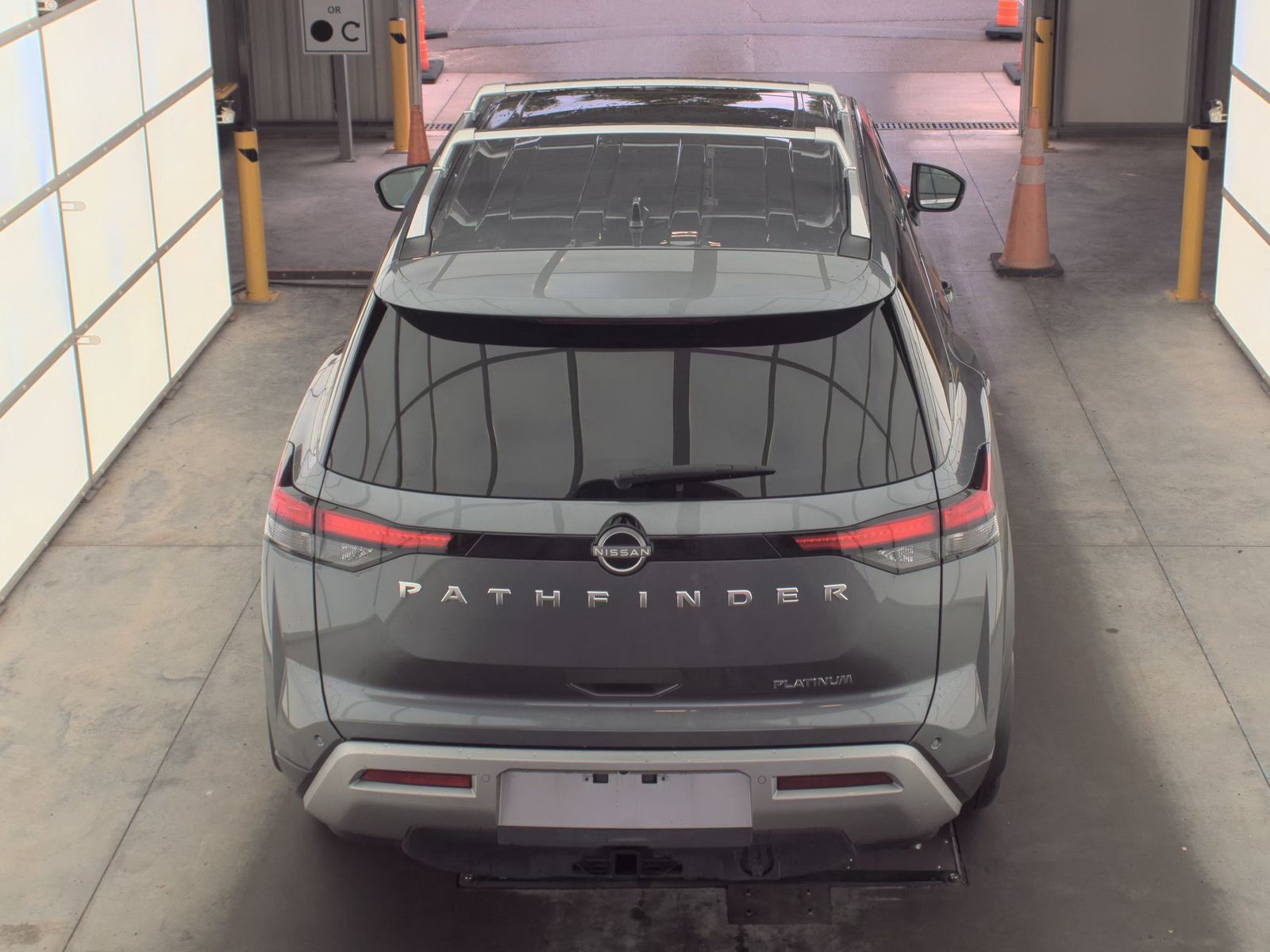 2025 Nissan Pathfinder Platinum FWD