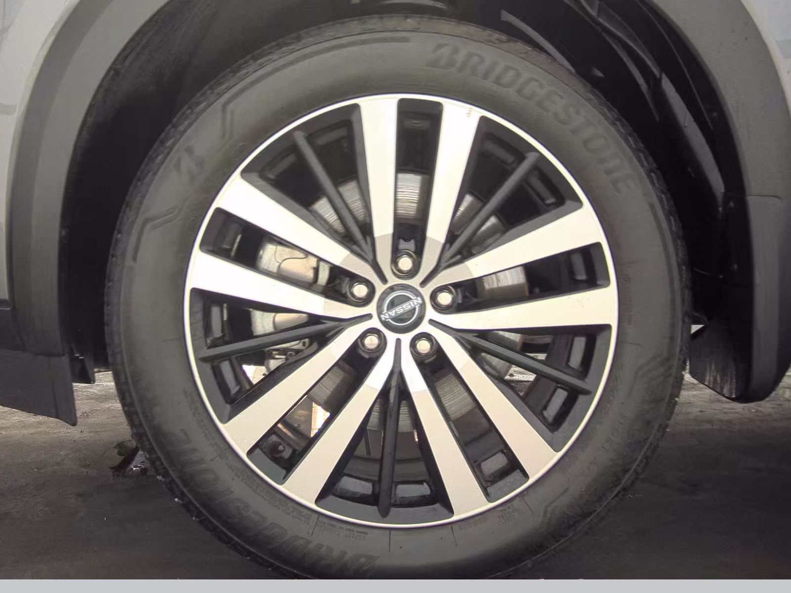 2025 Nissan Pathfinder Platinum FWD