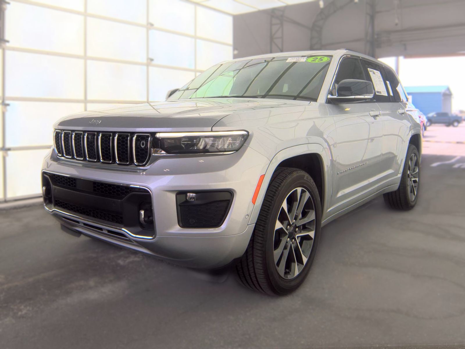 2025 Jeep Grand Cherokee Overland AWD