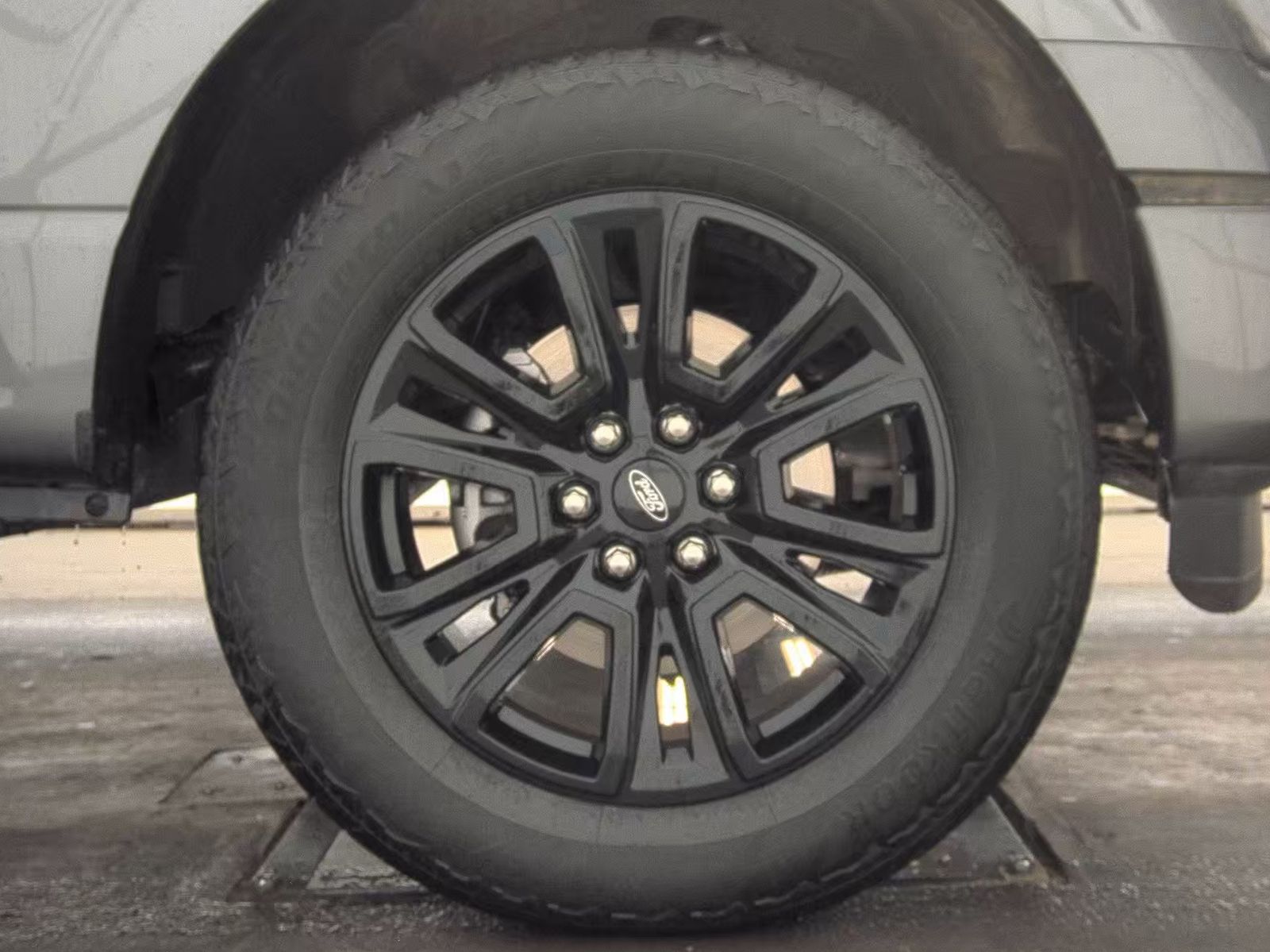 2025 Ford F-150 Platinum AWD