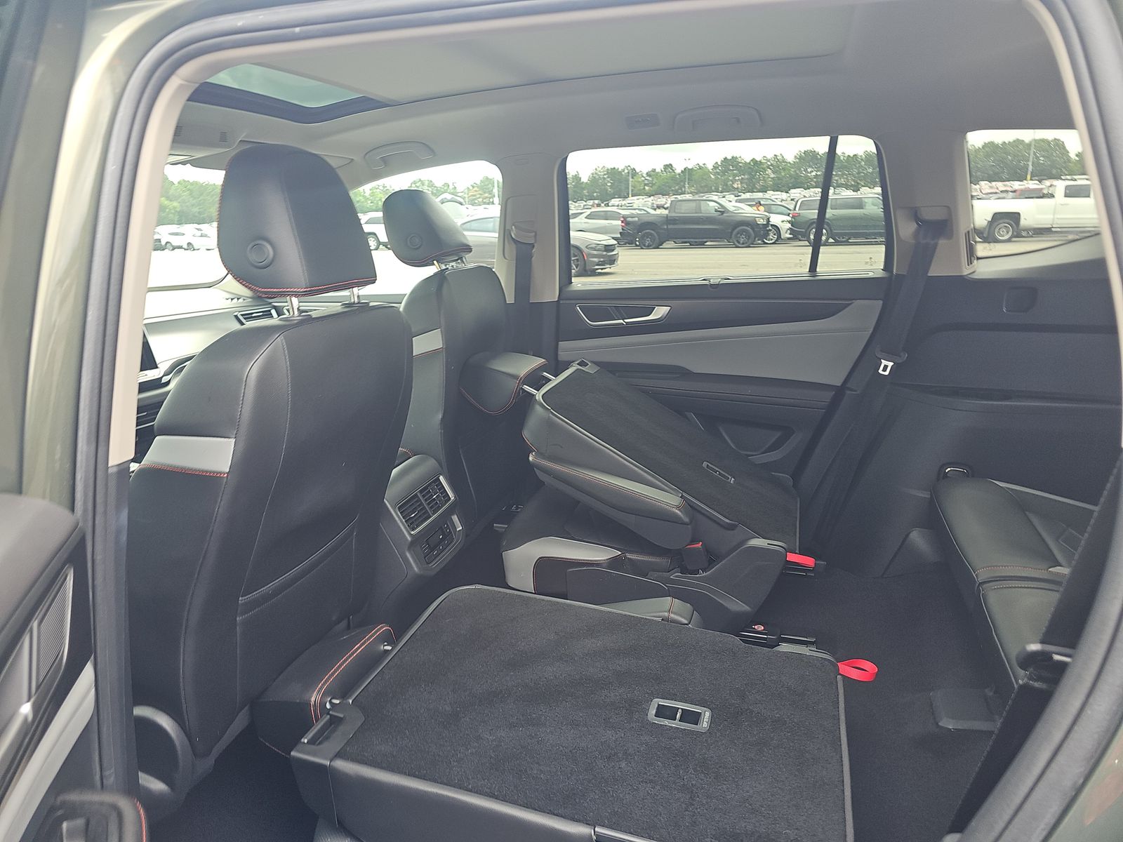 2024 Volkswagen Atlas 2.0T Peak Edition SE AWD