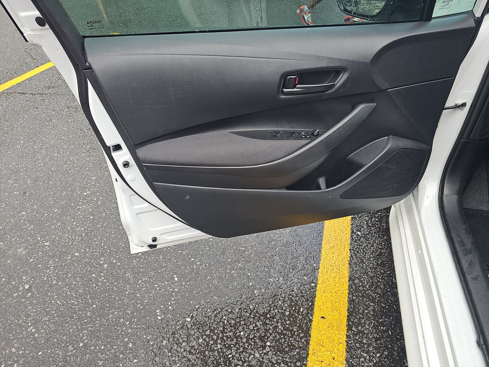 2025 Toyota Corolla LE FWD