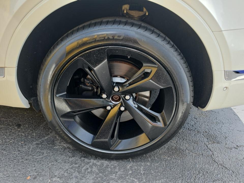 2018 Bentley Bentayga W12 Signature AWD