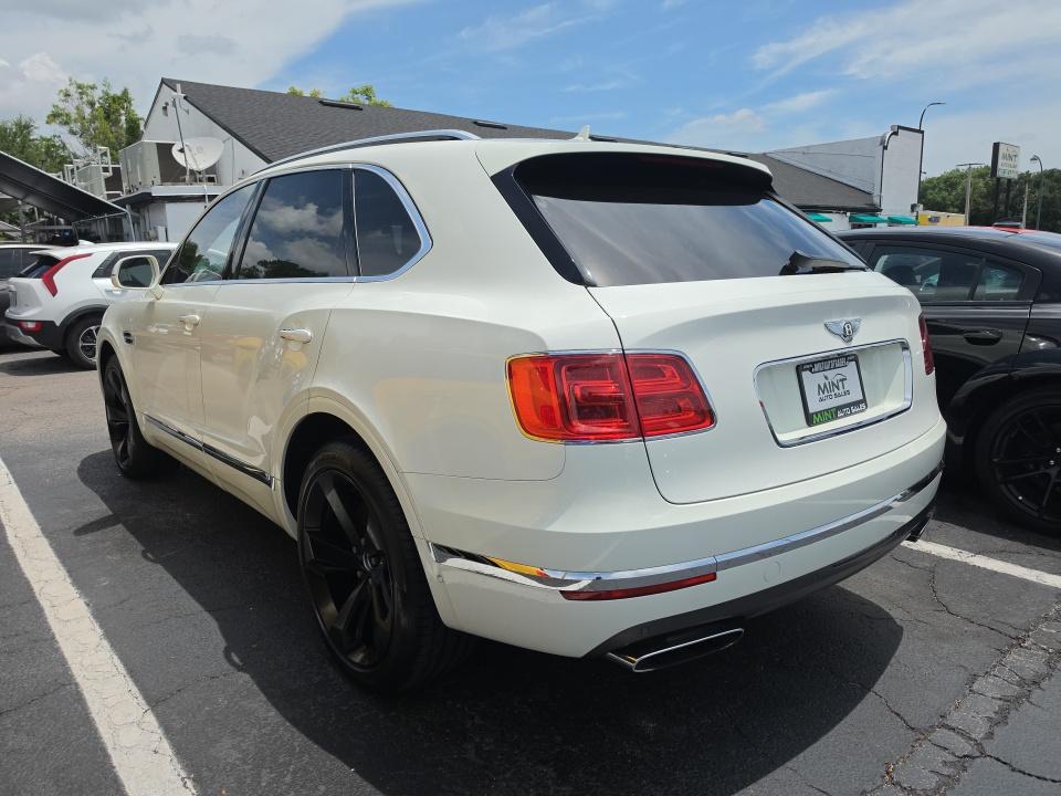 2018 Bentley Bentayga W12 Signature AWD