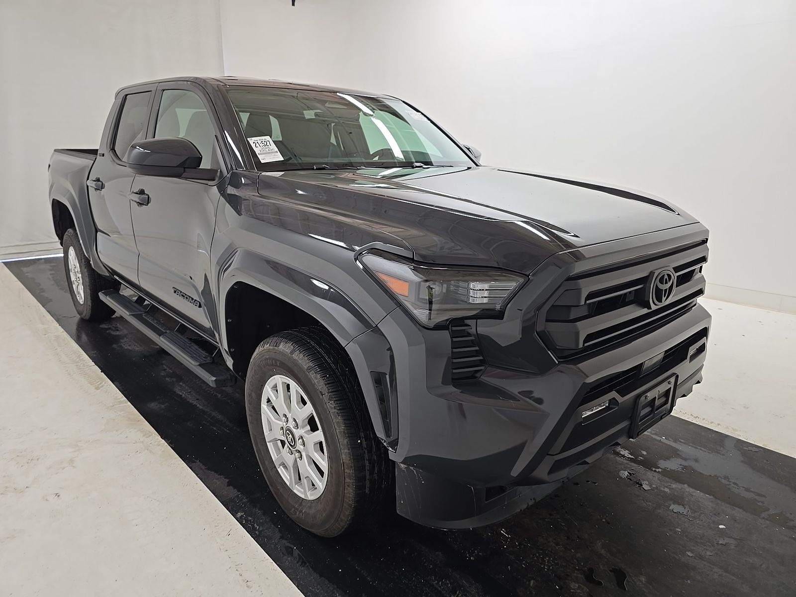 2026 Toyota Tacoma SR5 AWD