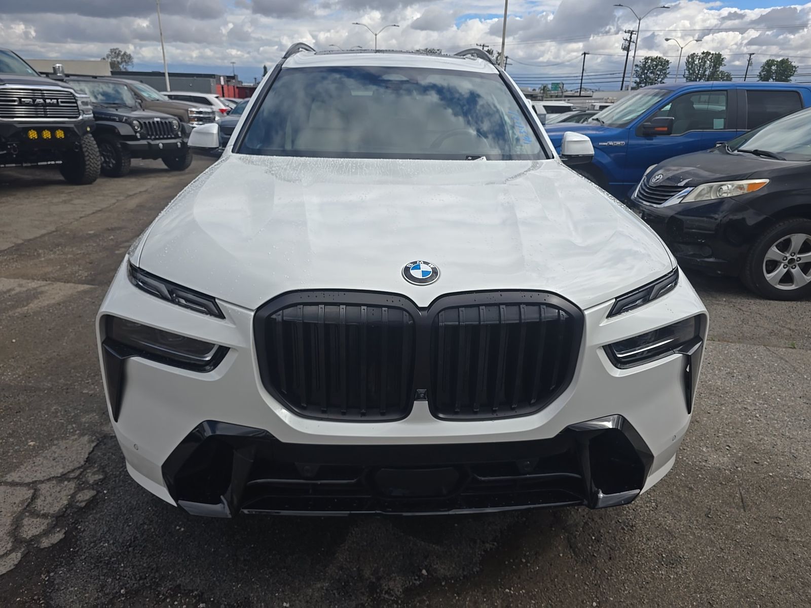 2023 BMW X7 xDrive40i AWD
