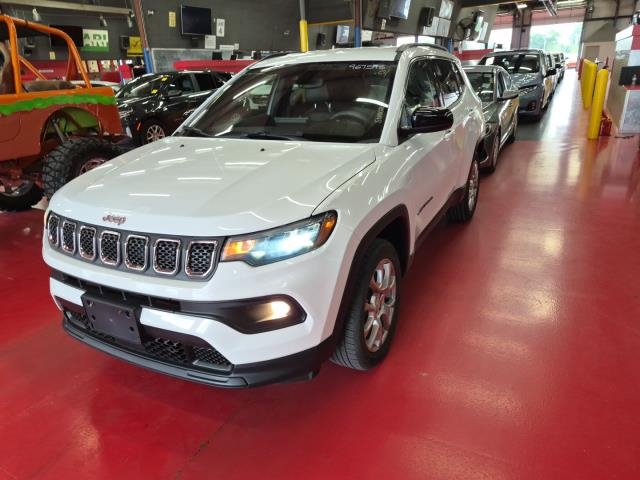 2023 Jeep Compass Latitude Lux AWD