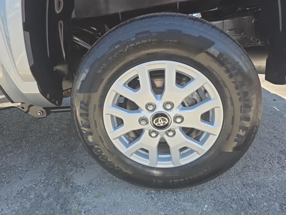2025 Toyota Tacoma SR5 AWD