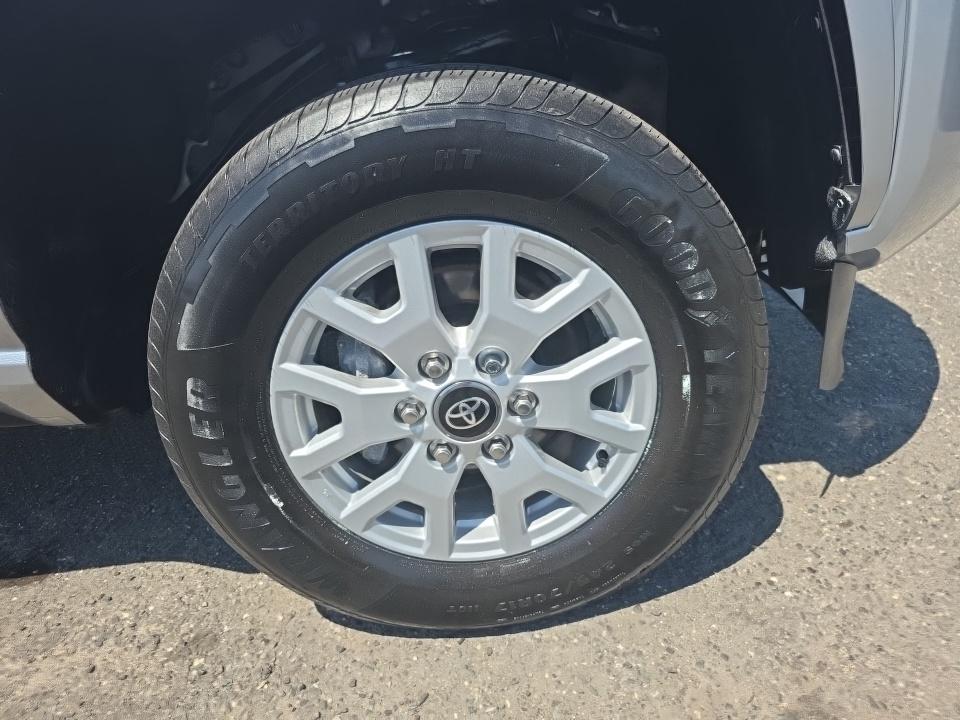 2025 Toyota Tacoma SR5 AWD