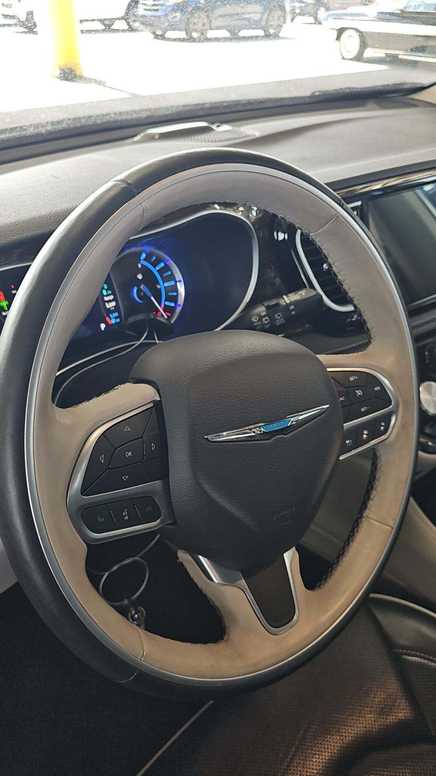 2021 Chrysler Pacifica Hybrid Limited FWD