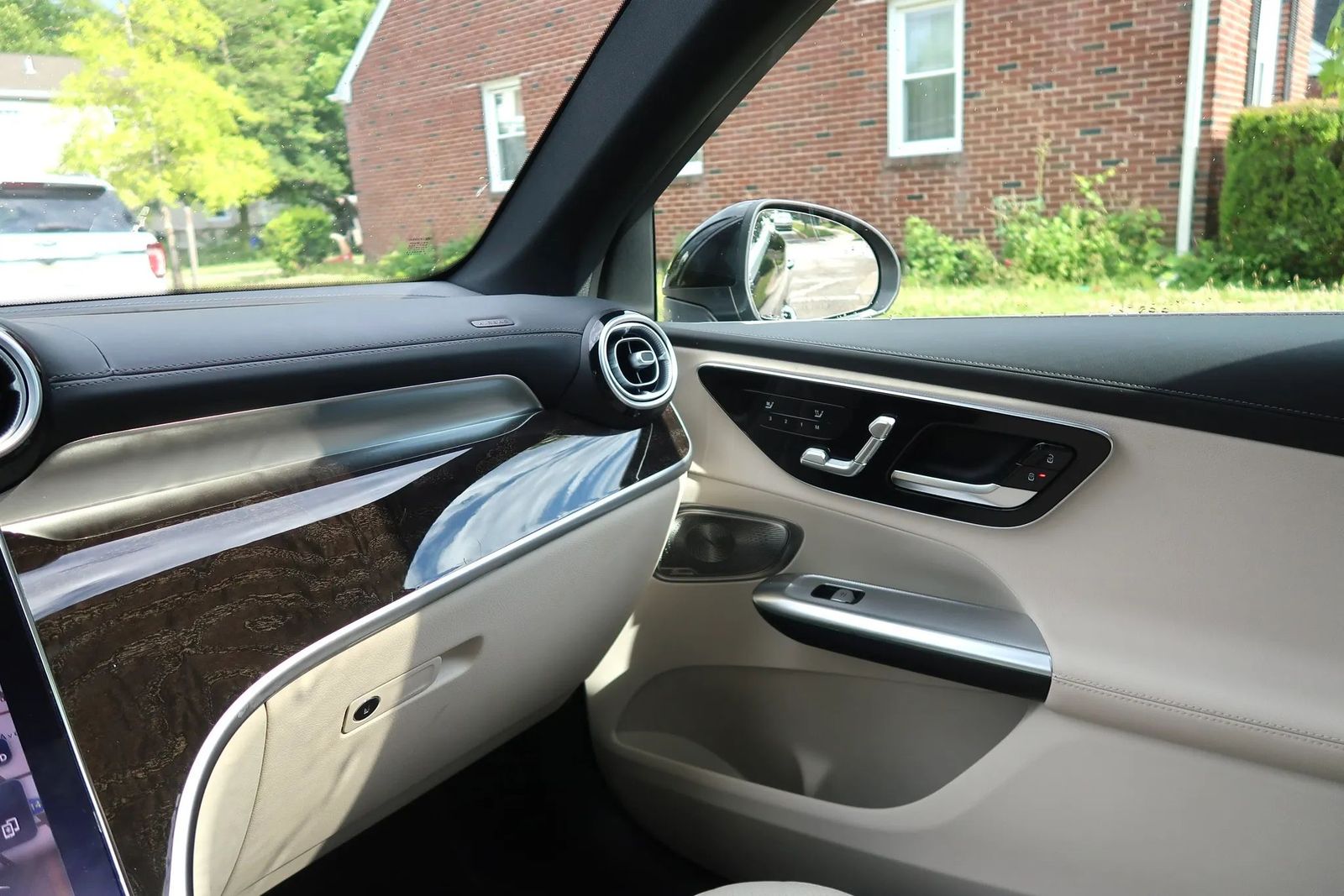 2023 Mercedes-Benz GLC GLC 300 AWD