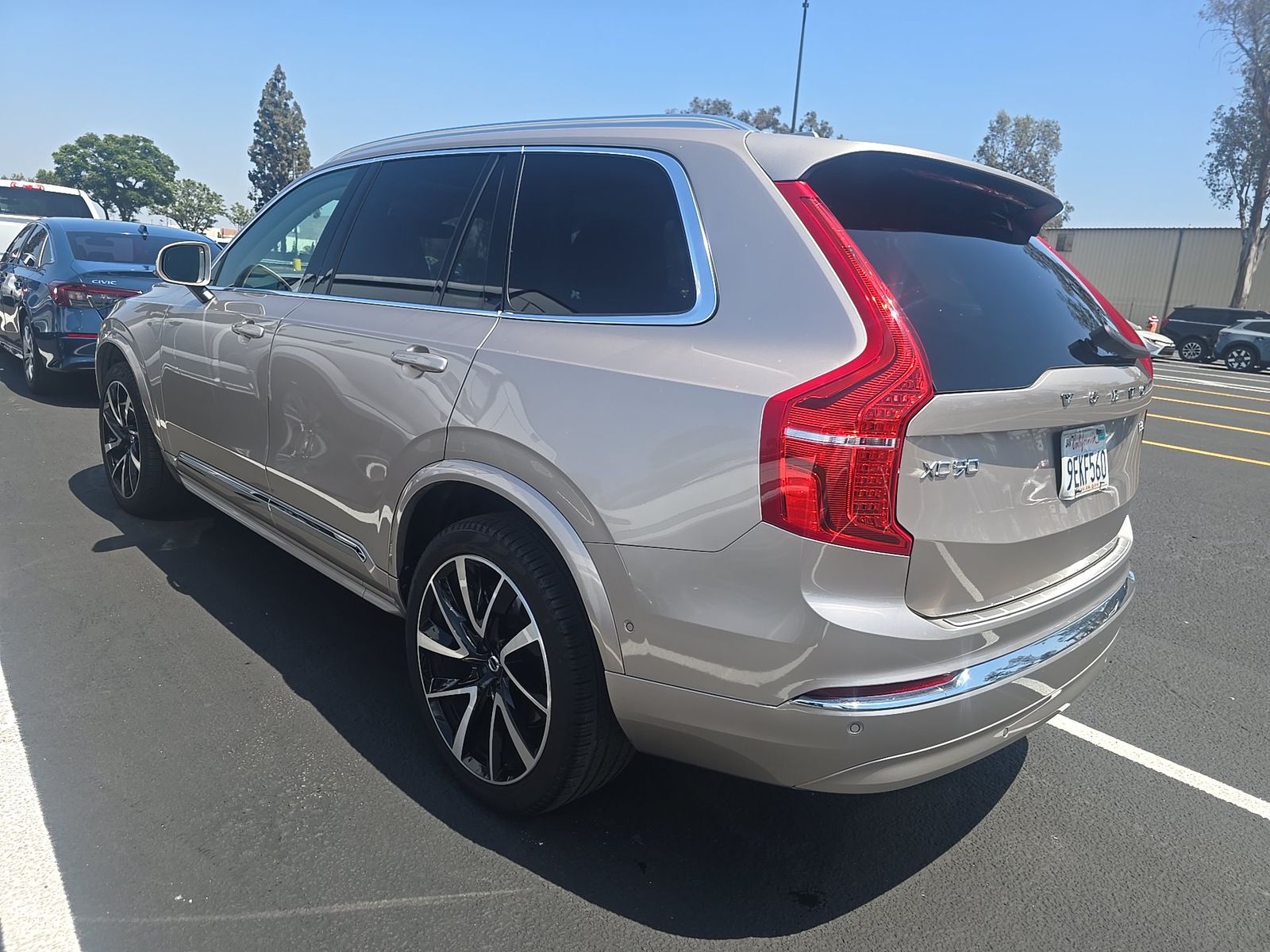 2023 Volvo XC90 B6 Plus AWD