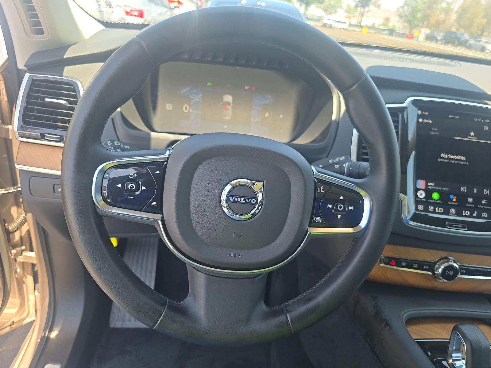 2023 Volvo XC90 B6 Plus AWD