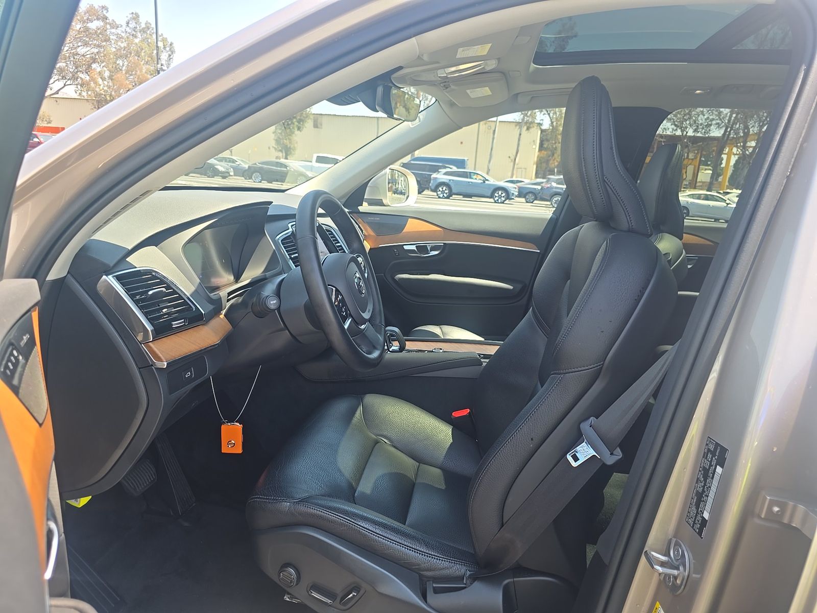 2023 Volvo XC90 B6 Plus AWD