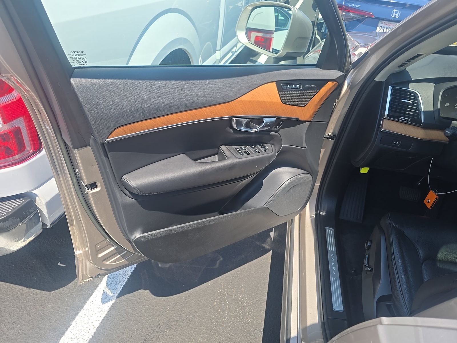2023 Volvo XC90 B6 Plus AWD
