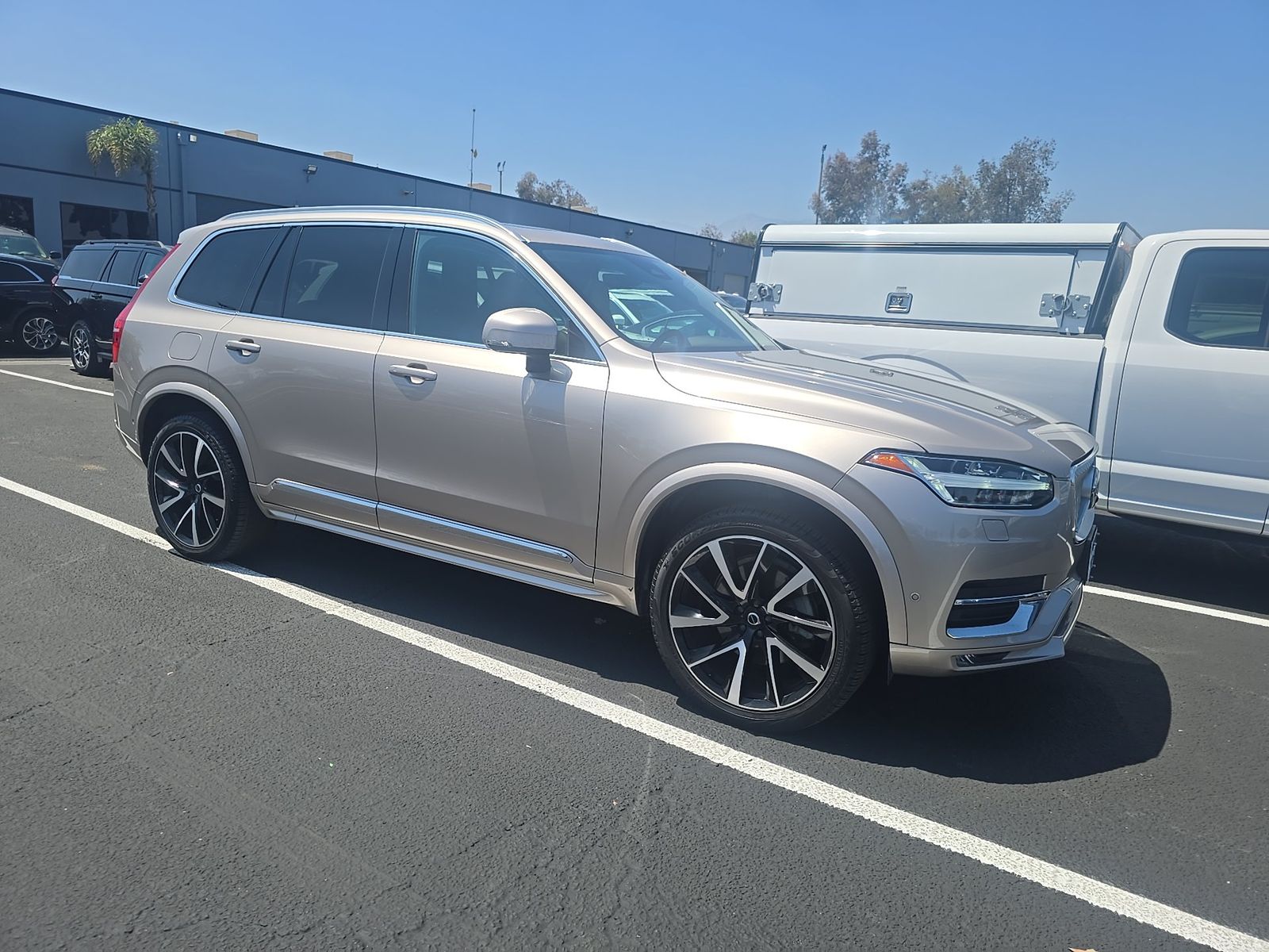 2023 Volvo XC90 B6 Plus AWD