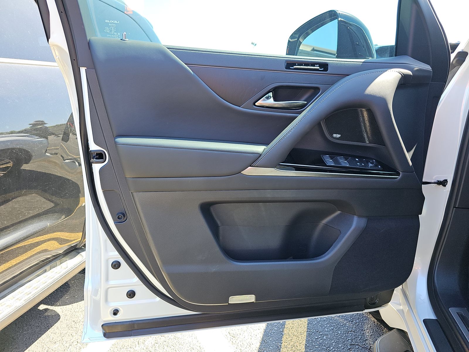 2025 Lexus LX LX 700h Luxury AWD