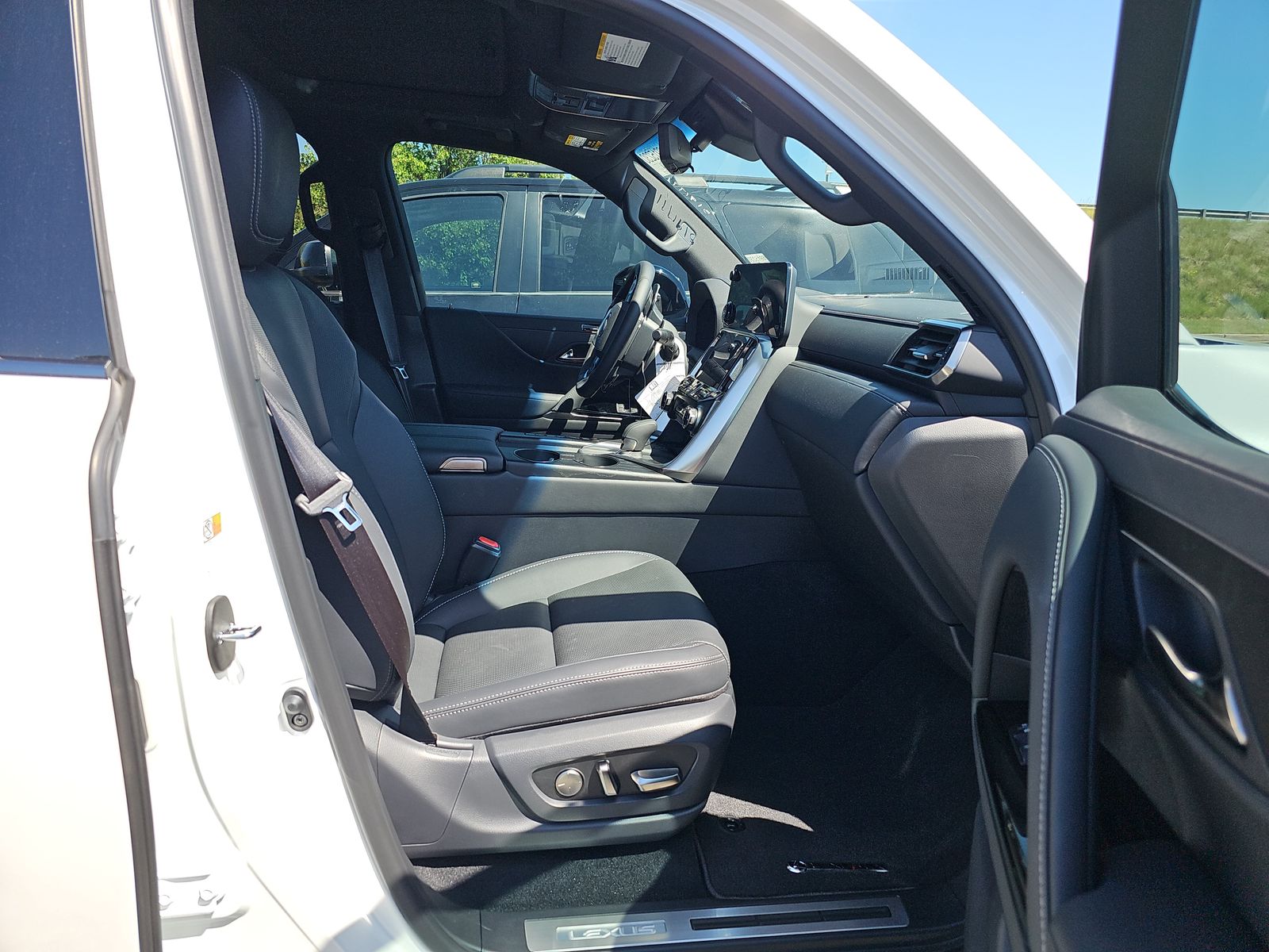 2025 Lexus LX LX 700h Luxury AWD