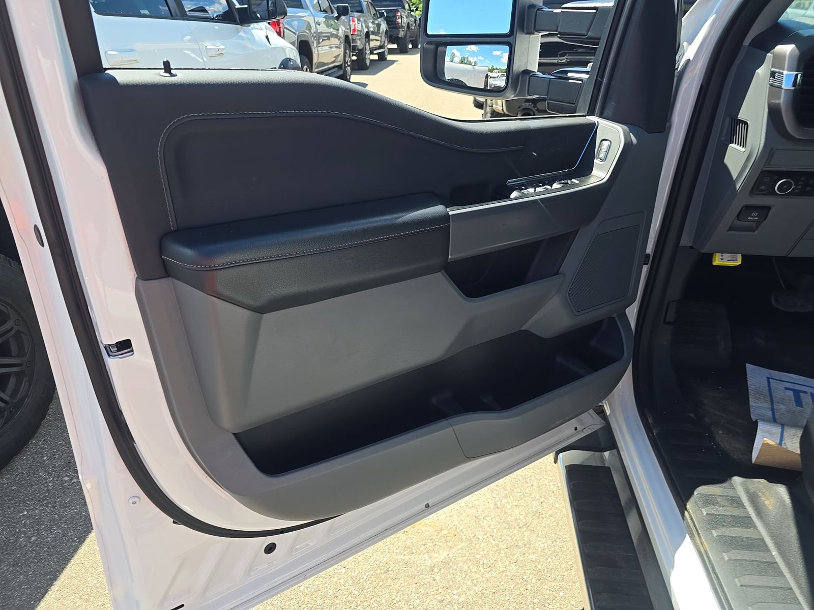 2025 Ford F-150 Hybrid XLT AWD