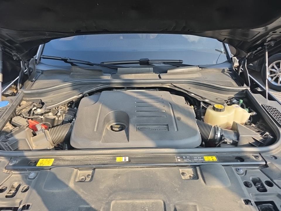 2025 Land Rover Range Rover Sport SE AWD