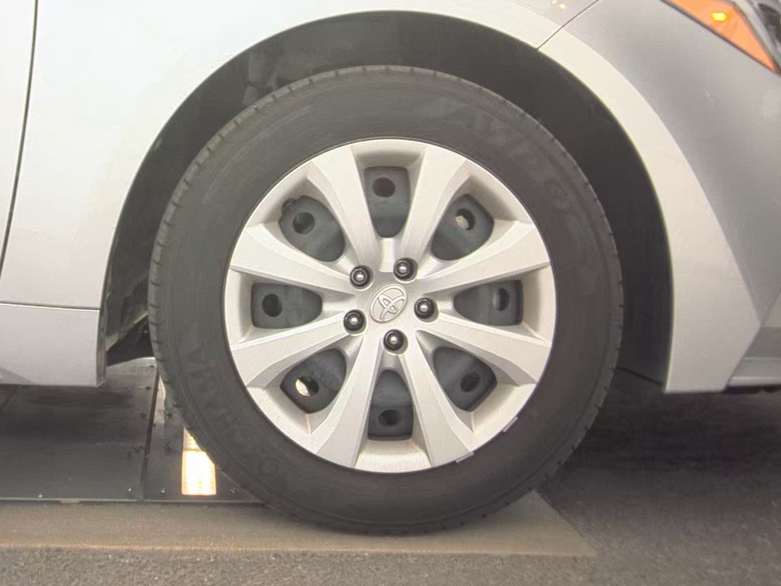 2025 Toyota Corolla Hybrid LE FWD