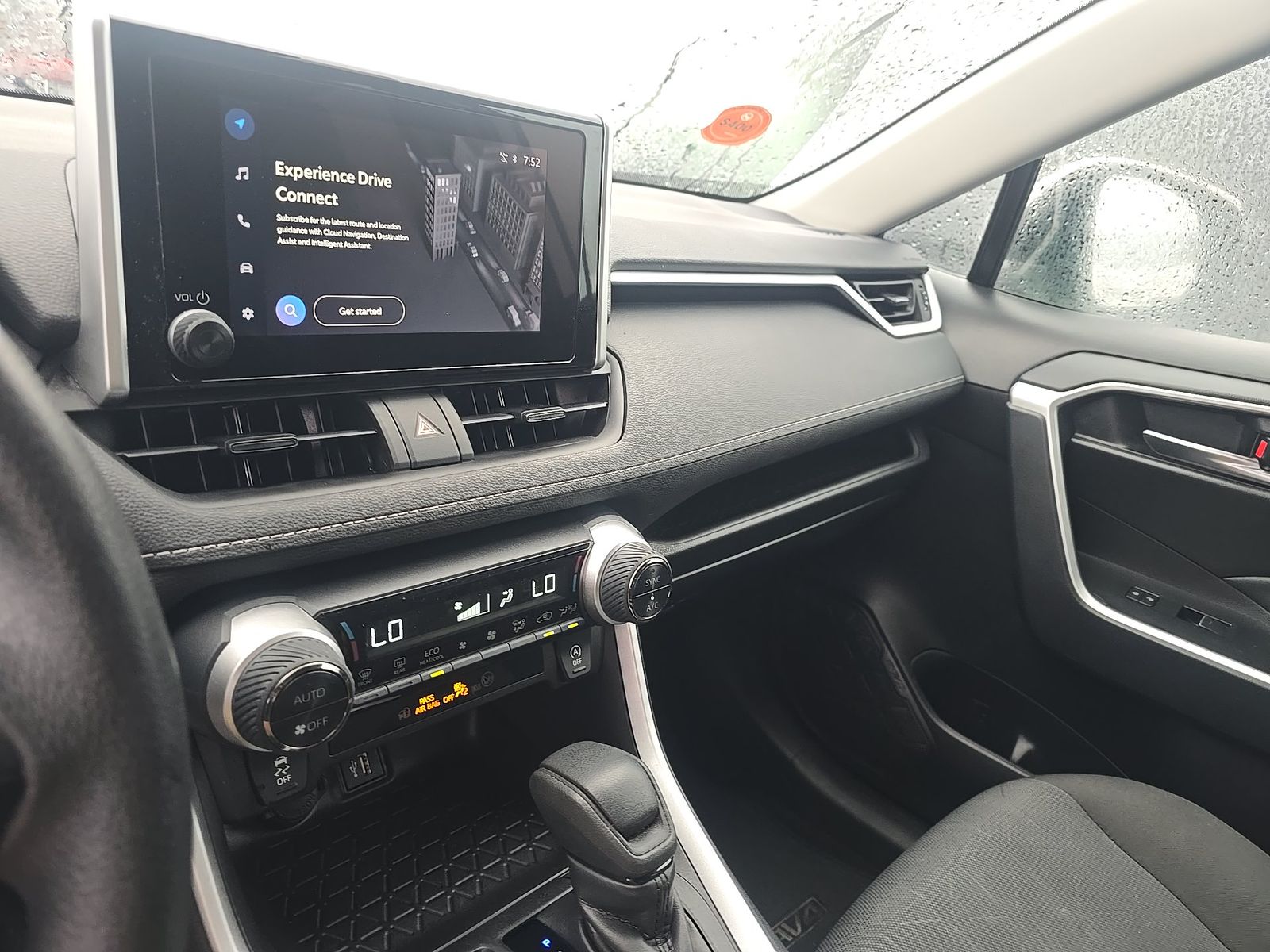 2025 Toyota RAV4 XLE FWD