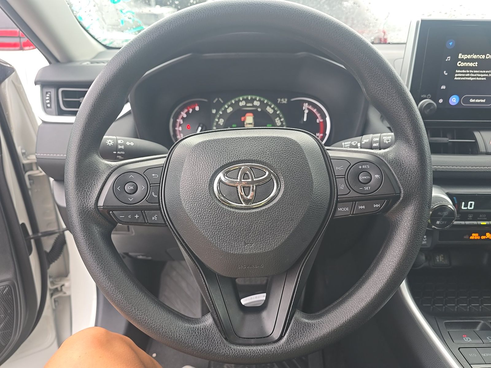 2025 Toyota RAV4 XLE FWD