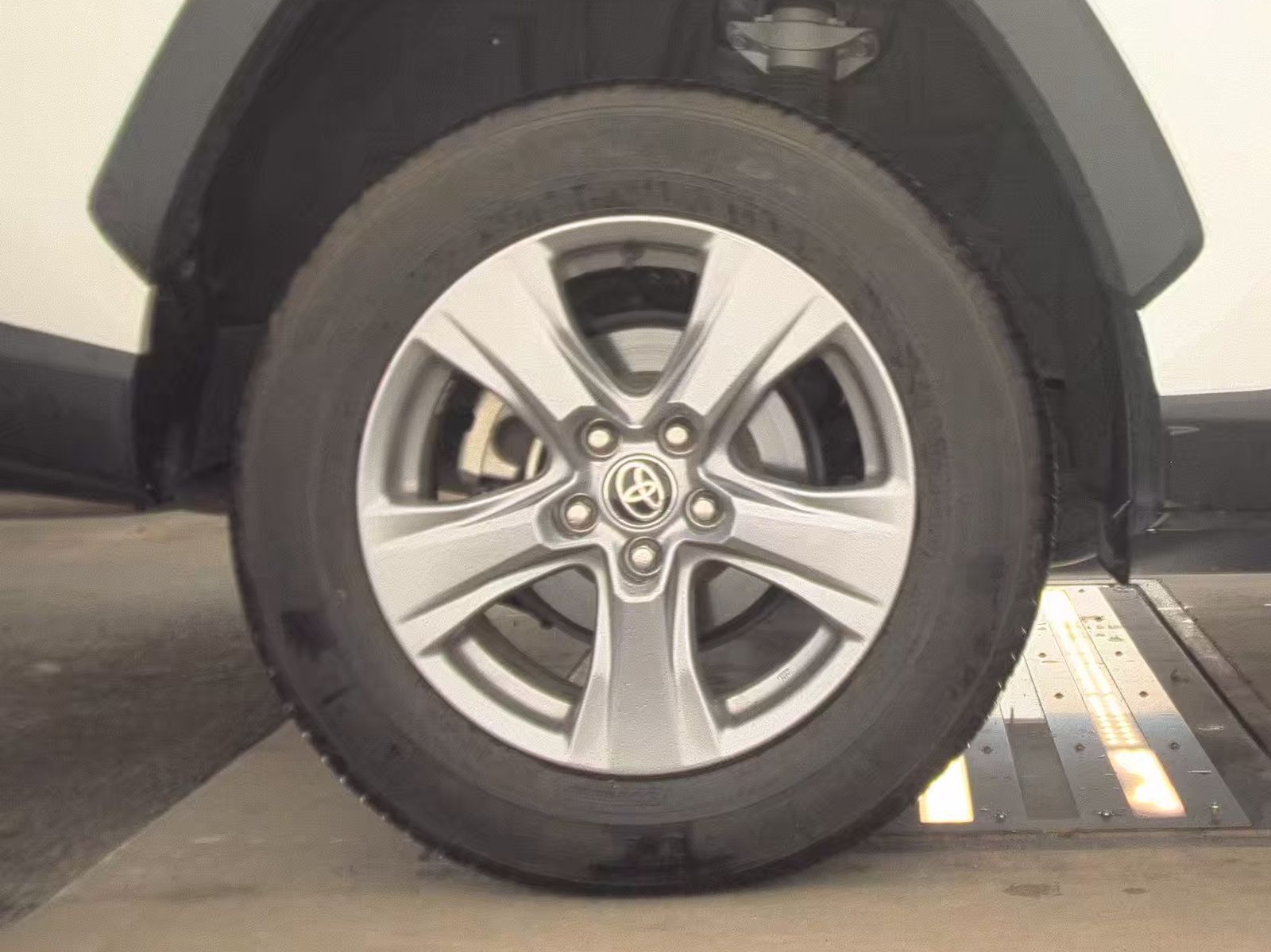 2025 Toyota RAV4 XLE FWD