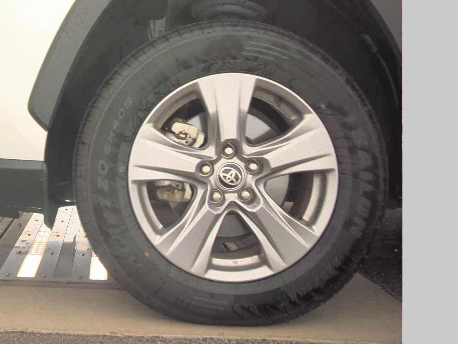 2025 Toyota RAV4 XLE FWD
