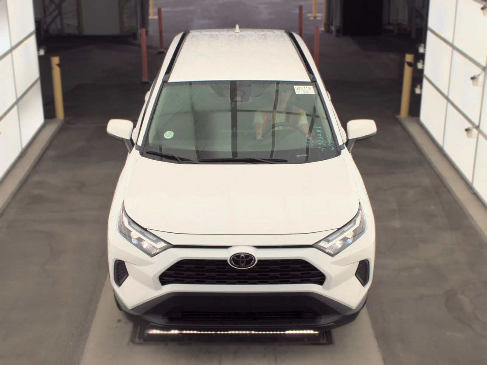2025 Toyota RAV4 XLE FWD