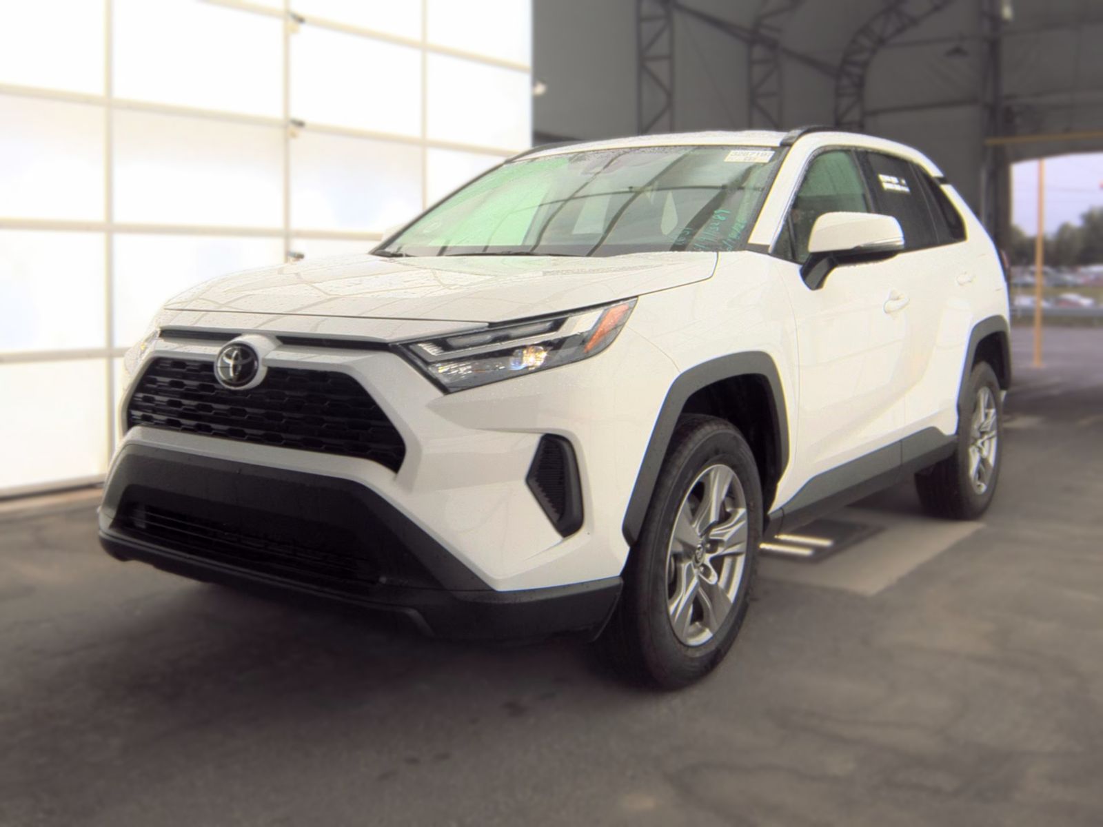 2025 Toyota RAV4 XLE FWD