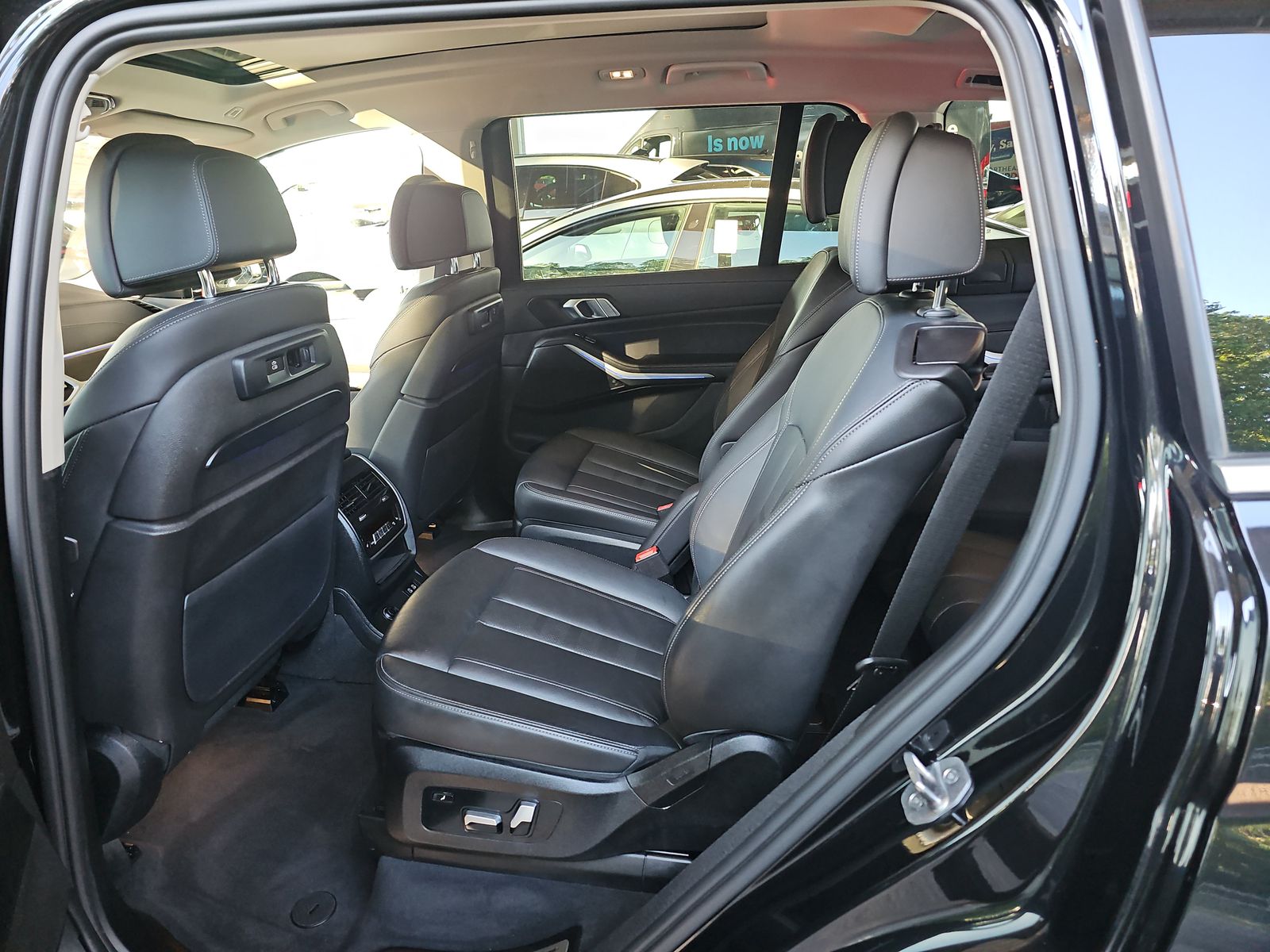2022 BMW X7 xDrive40i AWD